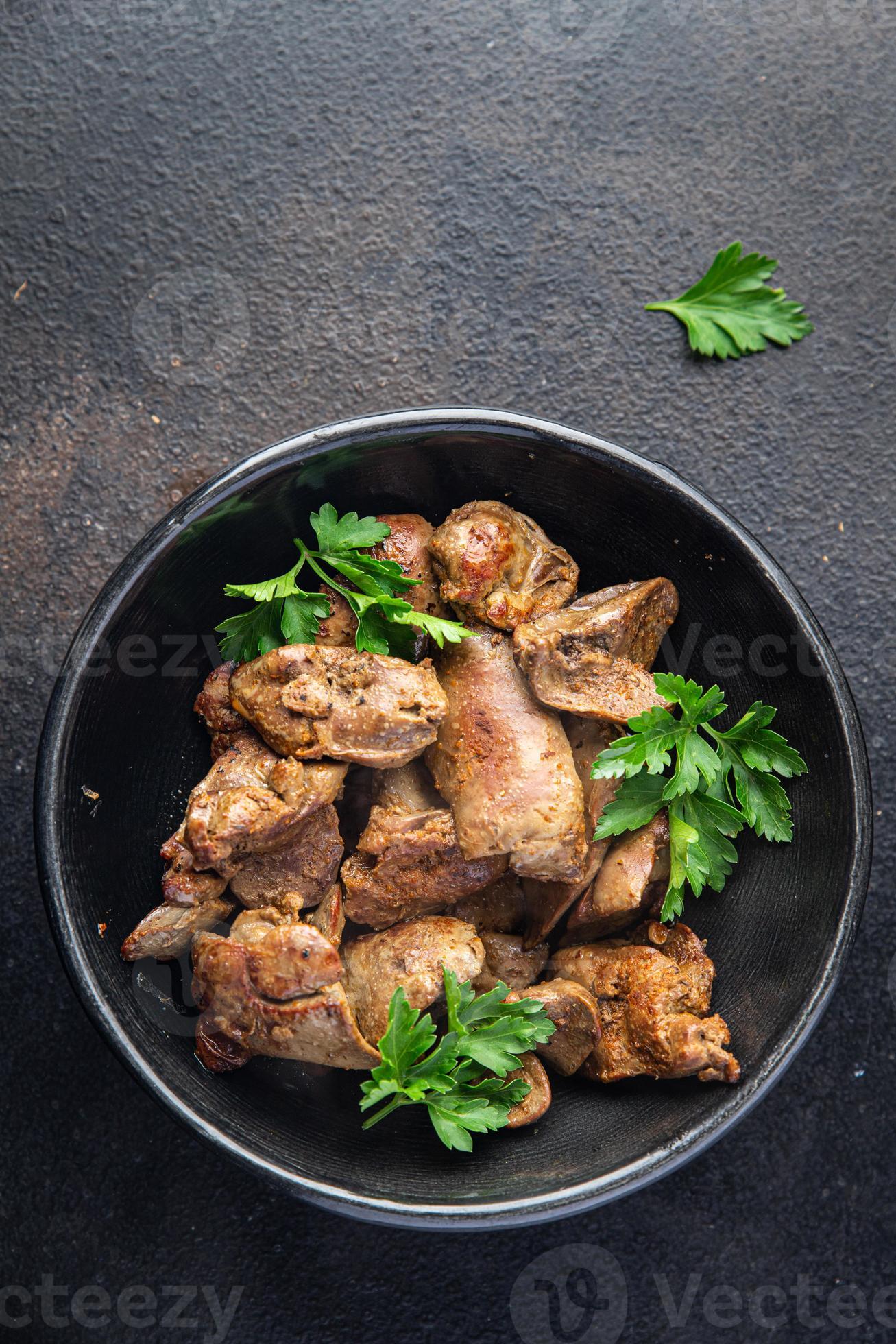 Fígado de frango cozido frito miudezas keto ou dieta paleo 4717726 Foto de  stock no Vecteezy